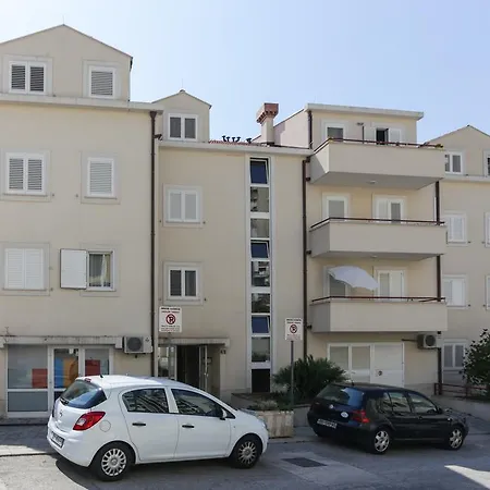 Maya Apartman *